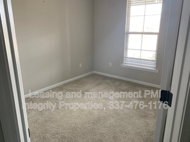 Building Photo - 201 St Caillin St