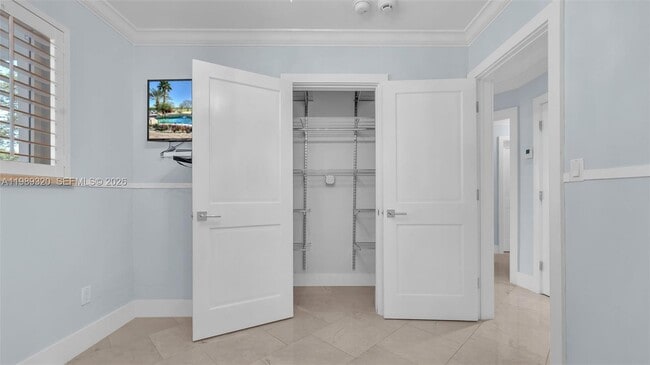 Building Photo - 2900 SW 92nd Ave