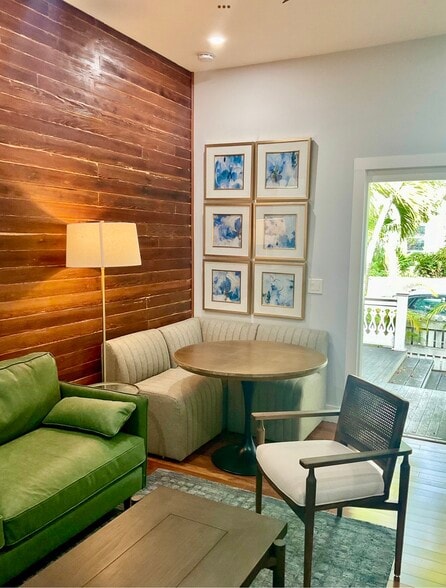 Living/Dining Room - 400 Simonton St