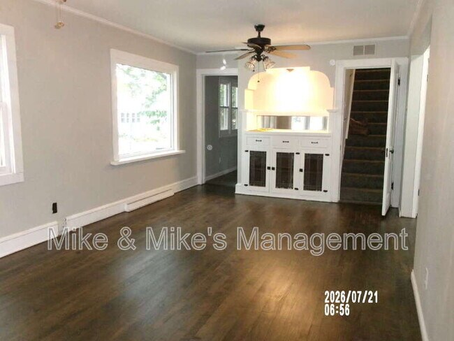 Building Photo - 403 N 61st St