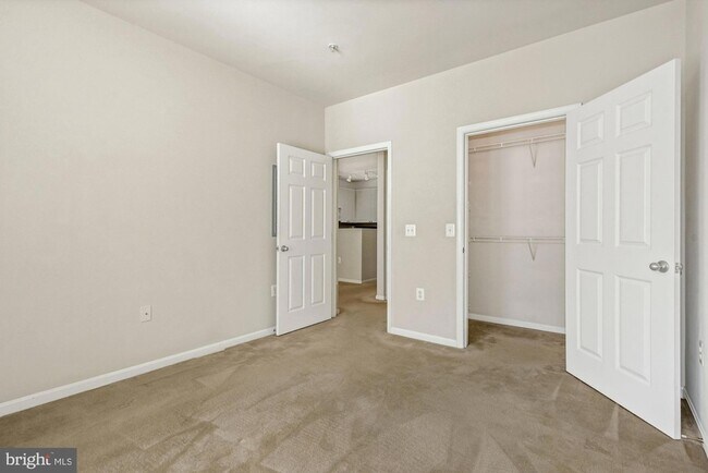 Building Photo - 2765 Centerboro Dr