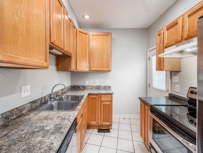 Building Photo - 193 E 2nd Ave