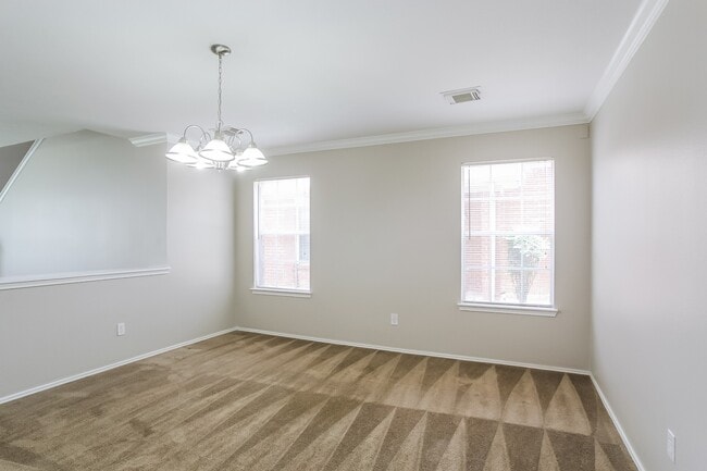 Building Photo - 5827 Clerkenwell Dr