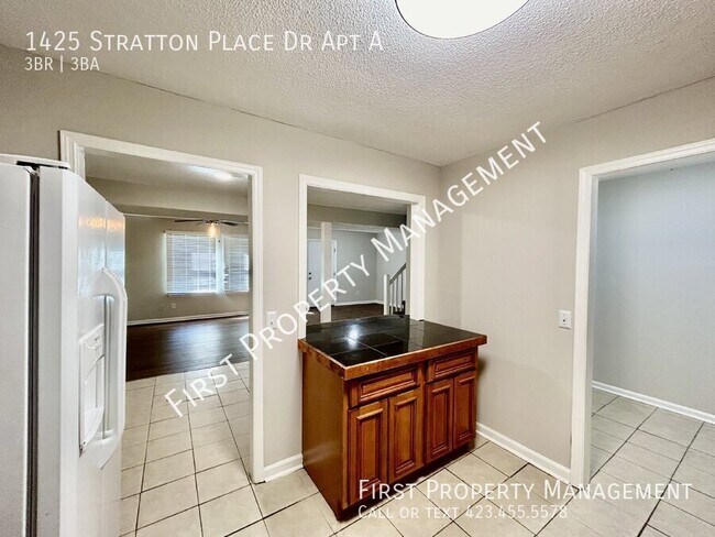 Building Photo - 1425 Stratton Pl Dr