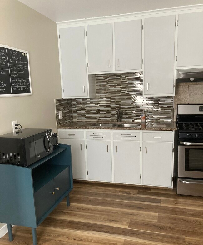 Building Photo - 3323 Bryant Ave S