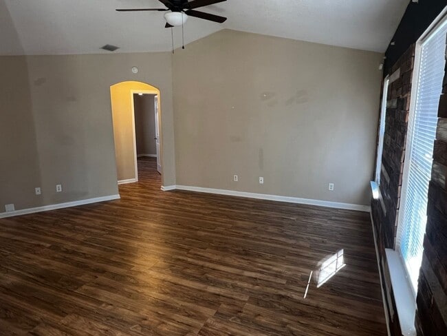 Building Photo - 3BR/2BA Home near Kingsland Elementary School