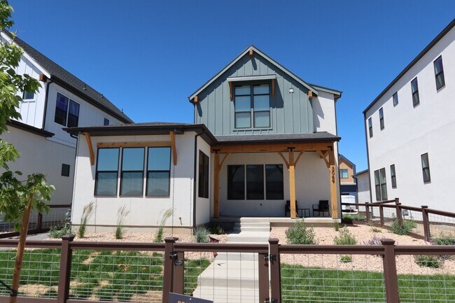 Building Photo - 3069 N Stardew St