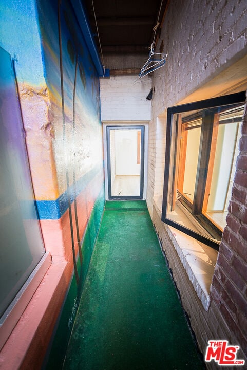 Building Photo - 8 Brooks Ave