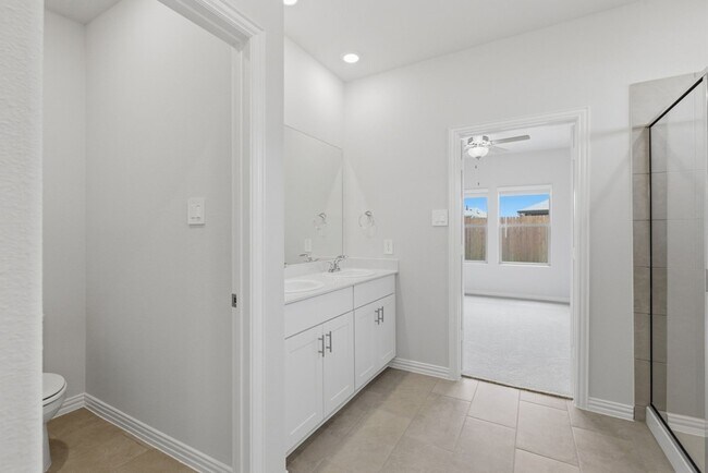 Building Photo - 501 Green Gables Dr