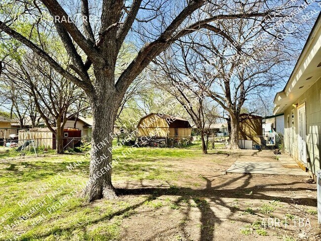 Building Photo - 7050 Coral Tree