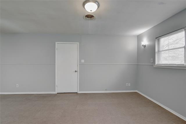 Building Photo - 1002 N Stewart St