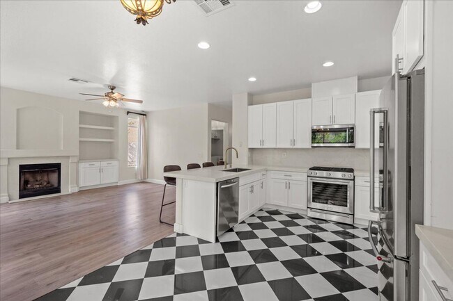 Building Photo - 8225 W Ruby Mountain Way