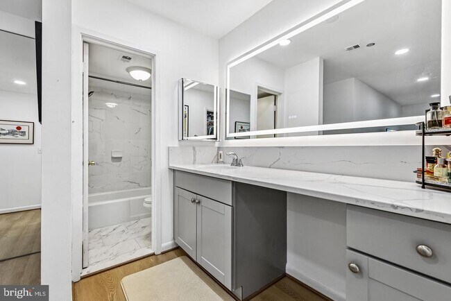 Building Photo - 3709 S George Mason Dr