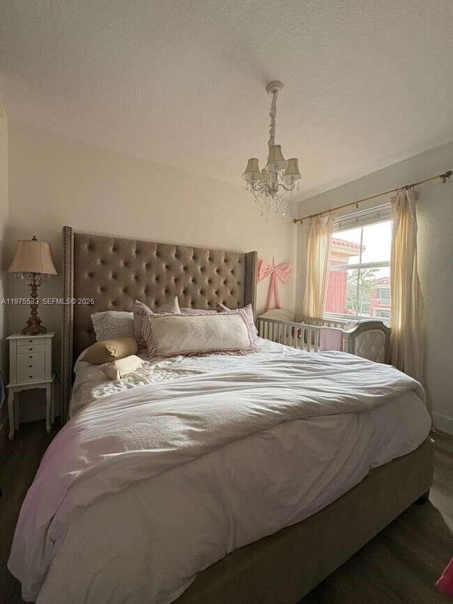 Building Photo - 6104 NW 114th Pl