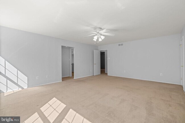 Building Photo - 4706 Bates Dr