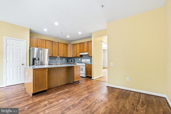 Building Photo - 13711 Dunbar Terrace