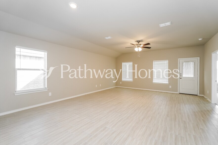 Building Photo - 8452 Coffee Spgs Dr