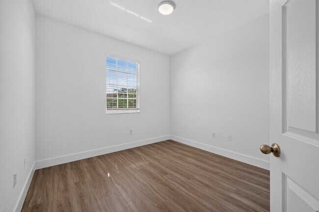 Building Photo - 21952 SW 93rd Pl