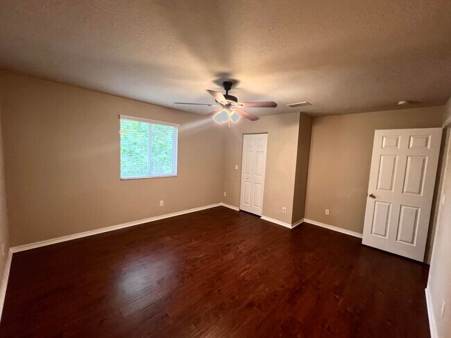 Building Photo - 2552 Marshfield Ct