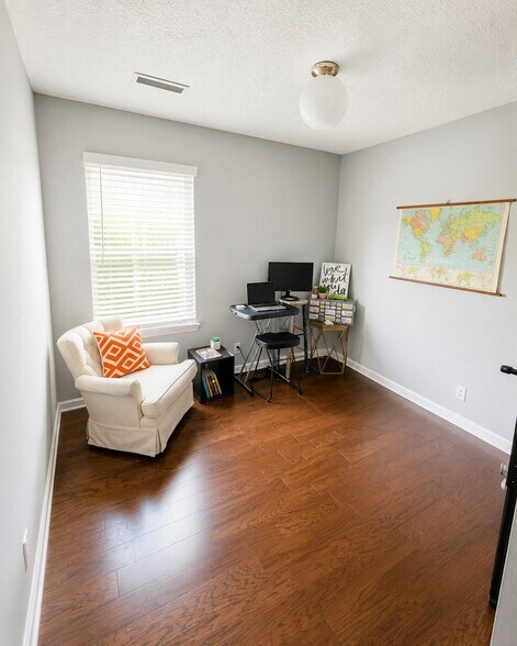 Building Photo - 2509 Slaydon Dr