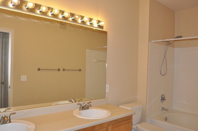 Building Photo - 6009 Castlegate Dr W