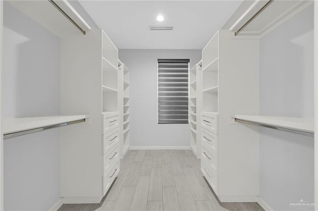 Building Photo - 28 Sunset Dr