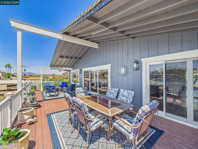 Building Photo - 4910 Cabrillo Point