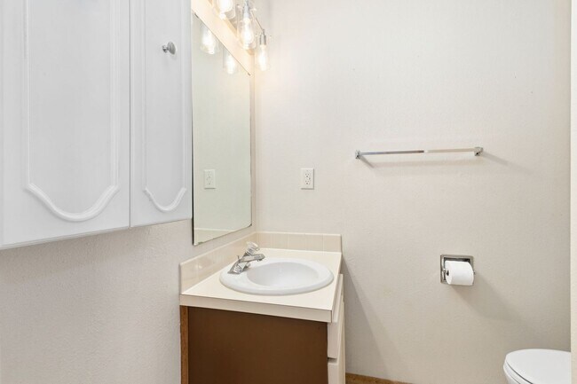 Building Photo - 514 Strachan Dr
