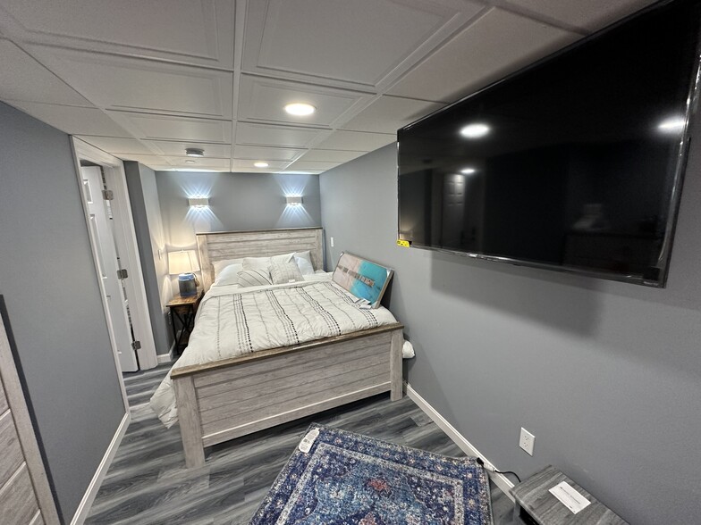 Building Photo - 122 Allen Ave