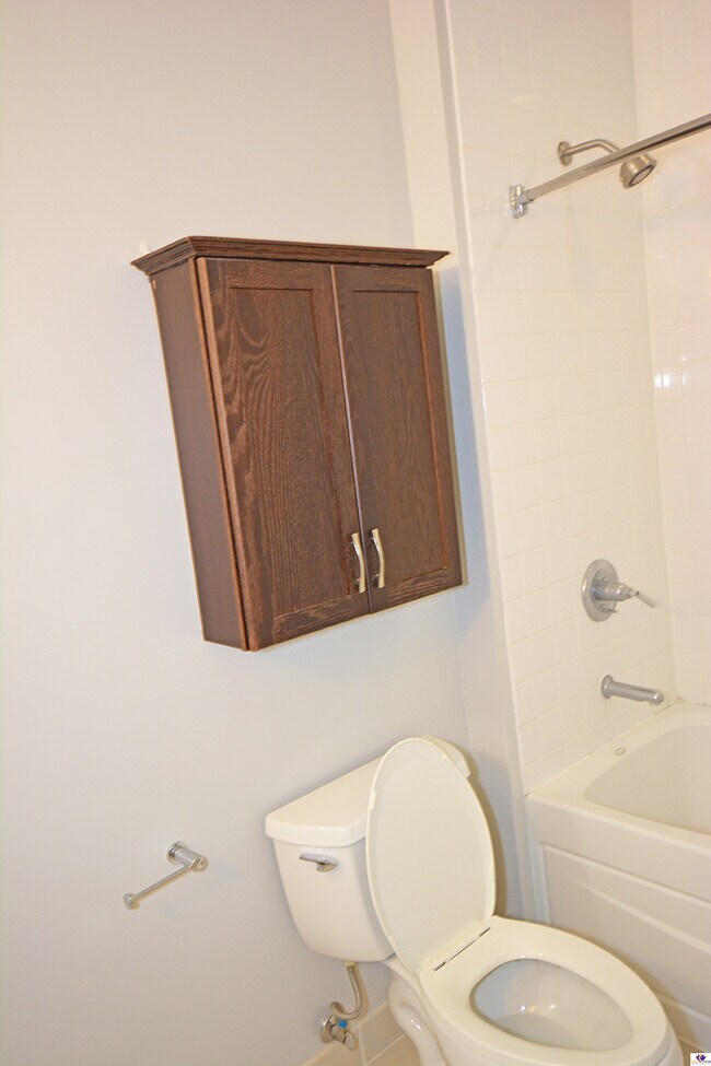 Building Photo - 1100 Wilshire Blvd