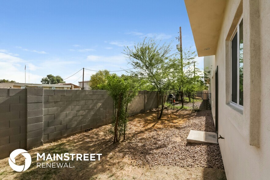 Building Photo - 2000 N 36th St