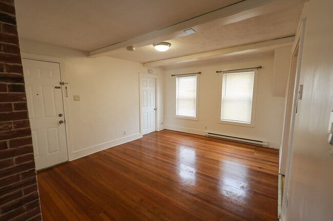 Building Photo - 498 Whipple St