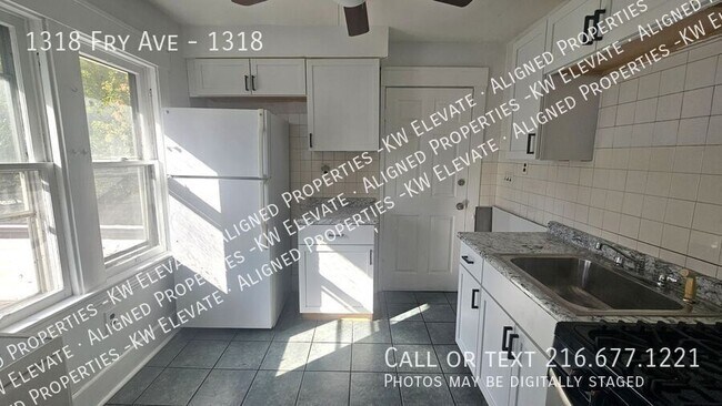 Building Photo - 1318 Fry Ave