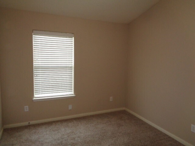 Building Photo - 8606 Sunset Pond Dr