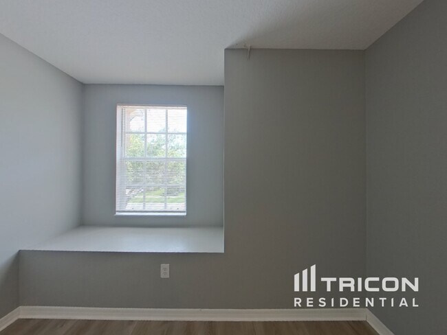 Building Photo - 3902 Bellewater Blvd