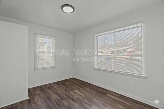 Building Photo - 9823 Winkler Dr