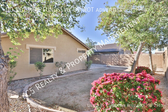 Building Photo - 16886 W Portland St