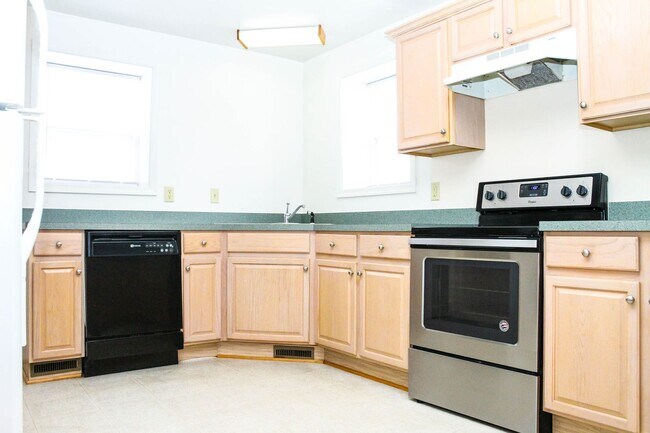 Building Photo - 2515 Plateau Rd