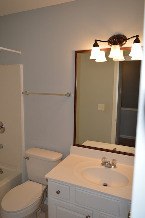 Building Photo - 913 Prestwyck Ct