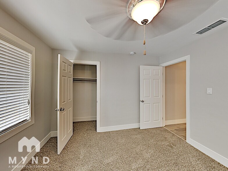 Building Photo - 2428 Drayton Dr