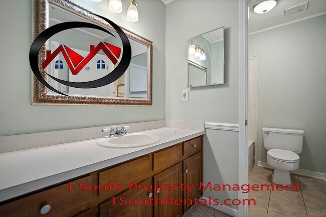 Building Photo - 964 McNeil Ave