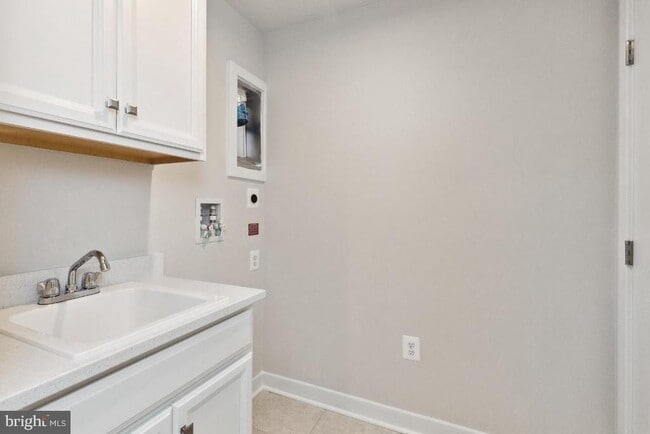 Building Photo - 10700 Presidential Pkwy