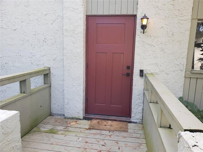 Building Photo - 205 Fairway Dr.