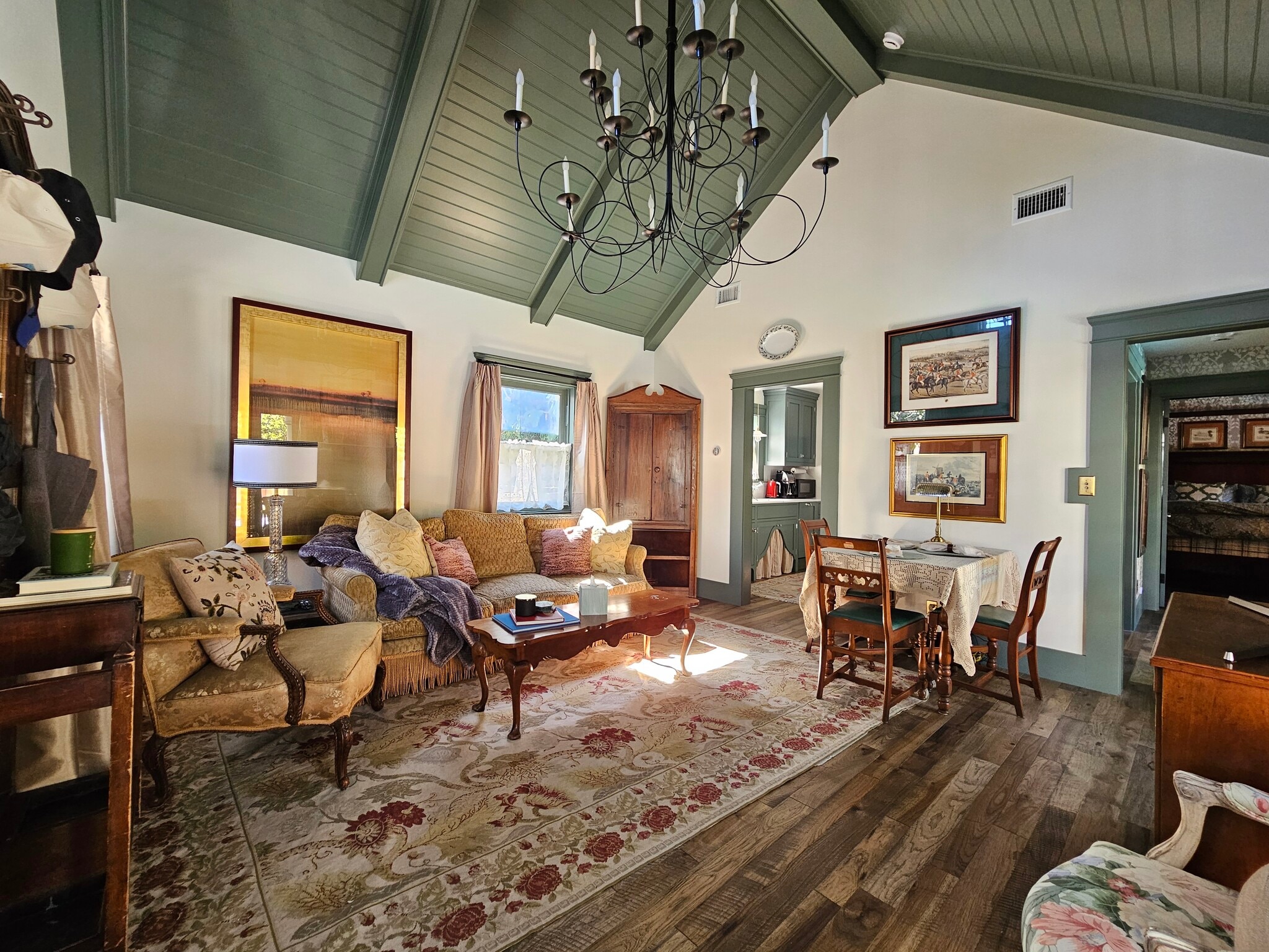 Building Photo - 139 N Ivy Ave