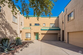 Building Photo - 1015 S Val Vista Dr