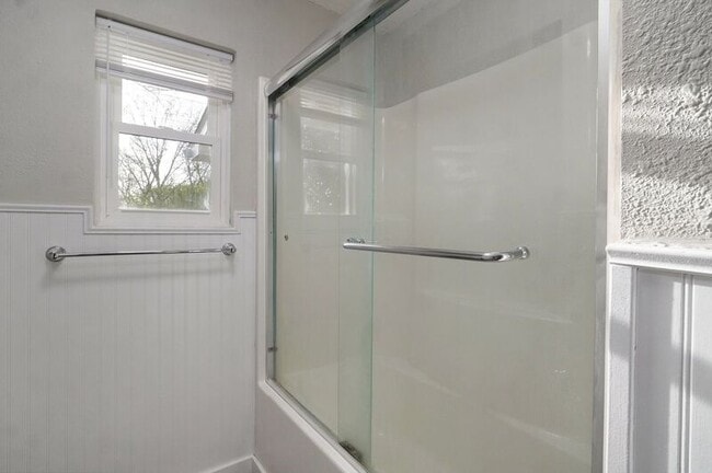 Building Photo - 1920 S Mayfair Ave