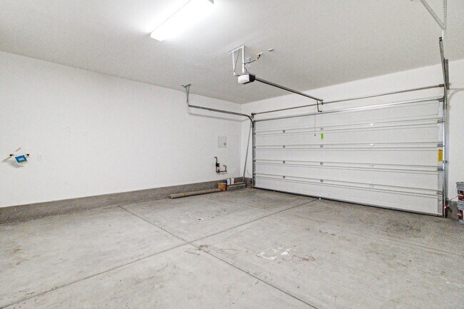 Building Photo - 9763 Mojave Mountain St