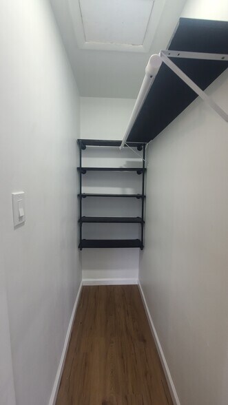 Building Photo - 589 Bramhall Ave