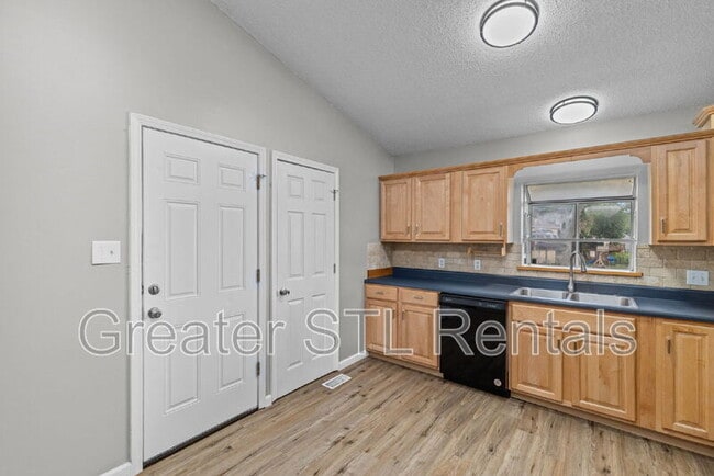 Building Photo - 1519 Harvard Way
