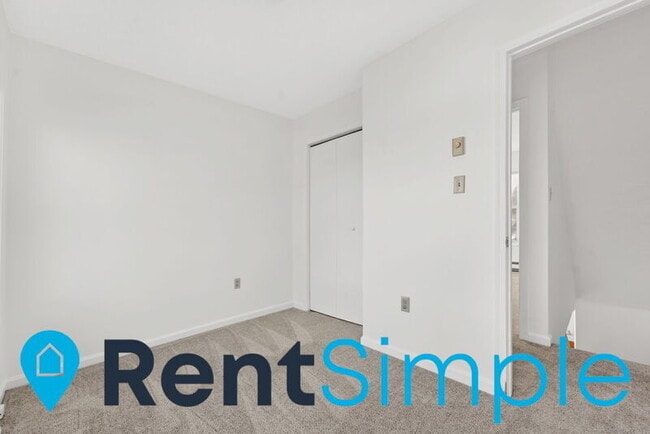 Building Photo - 430 Chase St